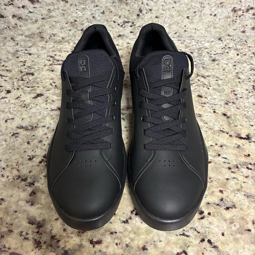 NIB On Running Men's All Black The Roger Advantage